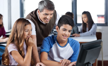 Teciomar Abila aponta estratégias para preparar escolas rumo à transformação digital.