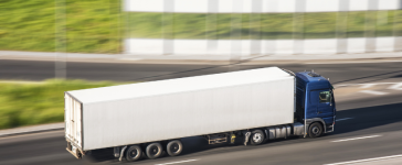 No transporte de equipamentos de precisão, cada detalhe faz diferença para evitar danos e garantir desempenho — por isso o cuidado especializado da Avantec Transportes é vital.