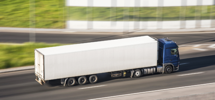 No transporte de equipamentos de precisão, cada detalhe faz diferença para evitar danos e garantir desempenho — por isso o cuidado especializado da Avantec Transportes é vital.