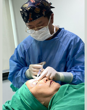 Fazer mais de uma cirurgia plástica ao mesmo tempo exige critério, avaliação e experiência, explica Milton Seigi Hayashi.